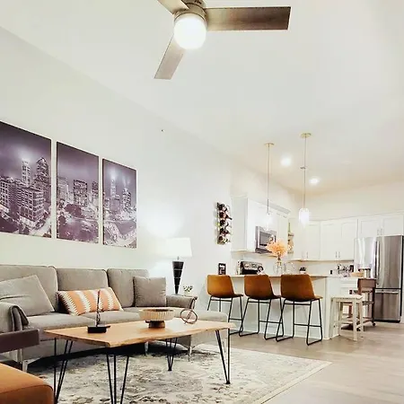 Apartamento New Stylish Getaway- 5 Mil To Uptown/3 Smart Tvs!